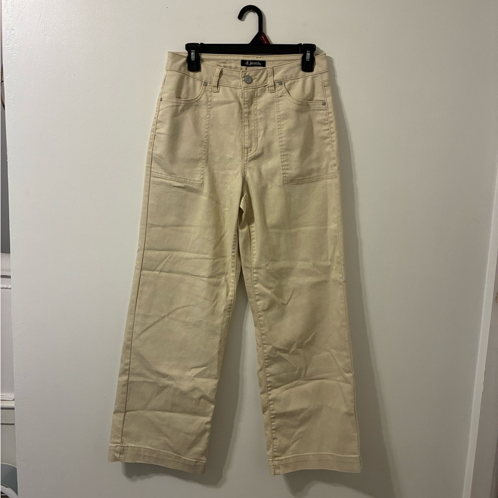 Woman’s TanHigh waisted Wide leg Pants. Brand new.